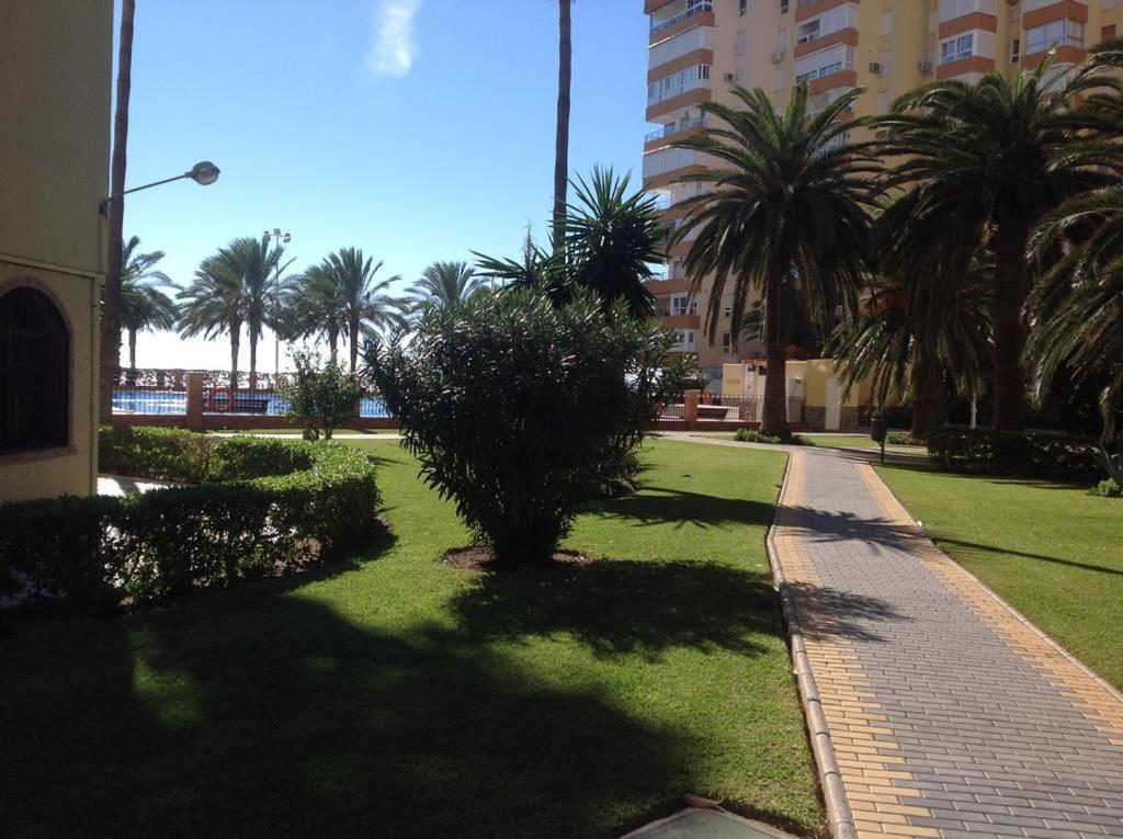 Apartamentos Centro Internacional Algarrobo-Costa Extérieur photo